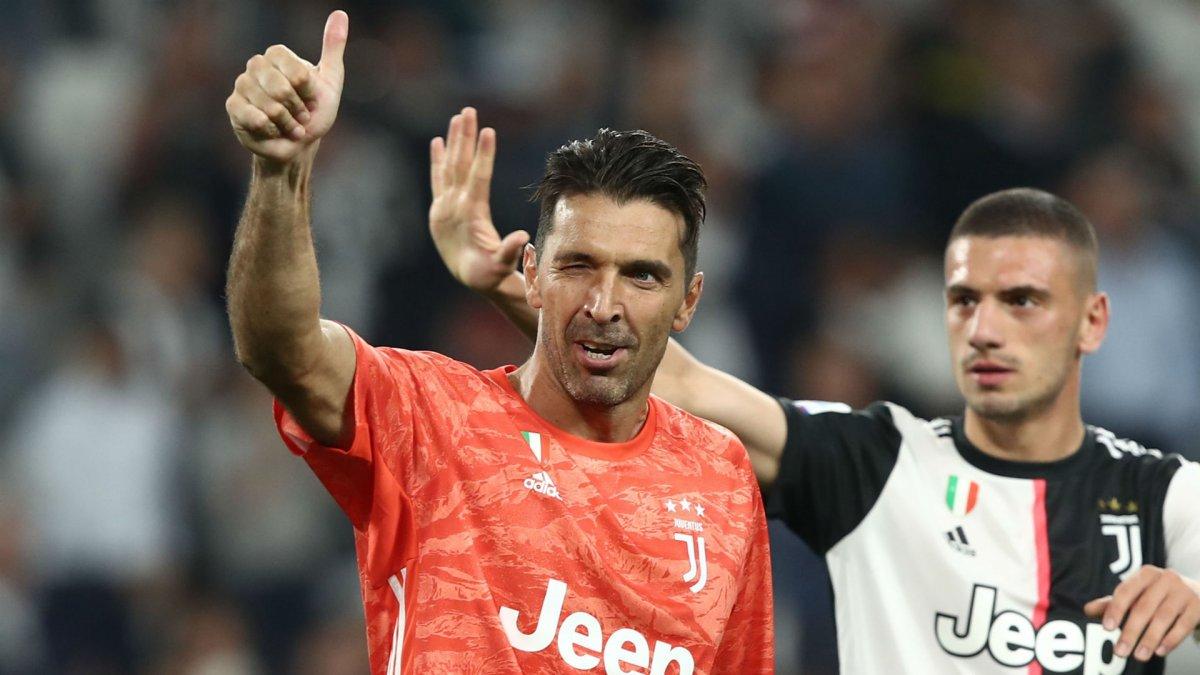 Juventus, 42 yaşındaki Buffon'un sözleşmesini uzattı