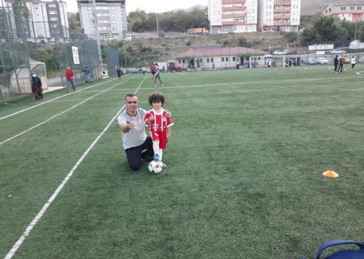 Hakkari'nin küçük topçusu Hamza'nın hayalleri kocaman