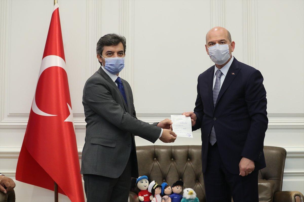 İçişleri Bakanı Soylu, 10 briket ev bağışladı