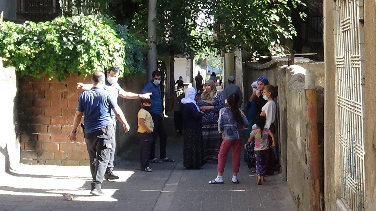 Diyarbakır'da ekmek almaya giden kız silahla yaralandı