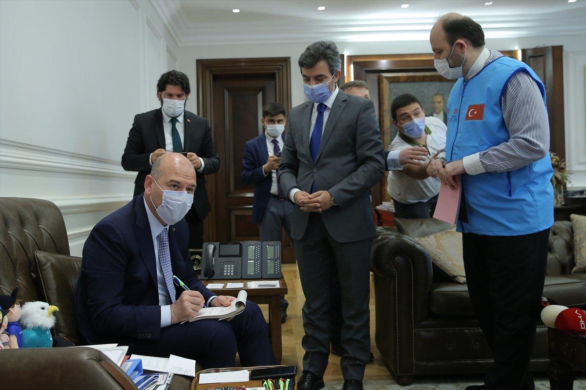 İçişleri Bakanı Soylu, 10 briket ev bağışladı