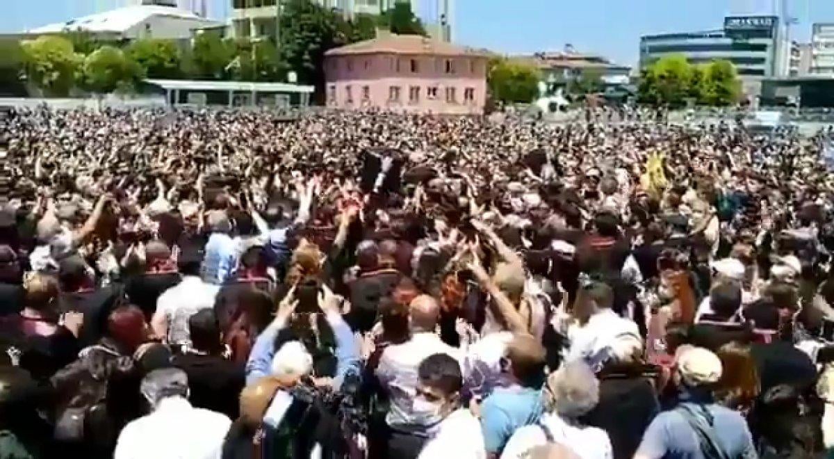 İstanbul Adalet Sarayı önünde avukatların eylemi