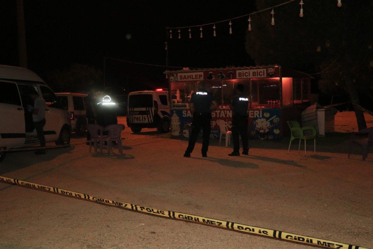 Adana'da çay bayat gelince servis yapan kişiyi vurdu