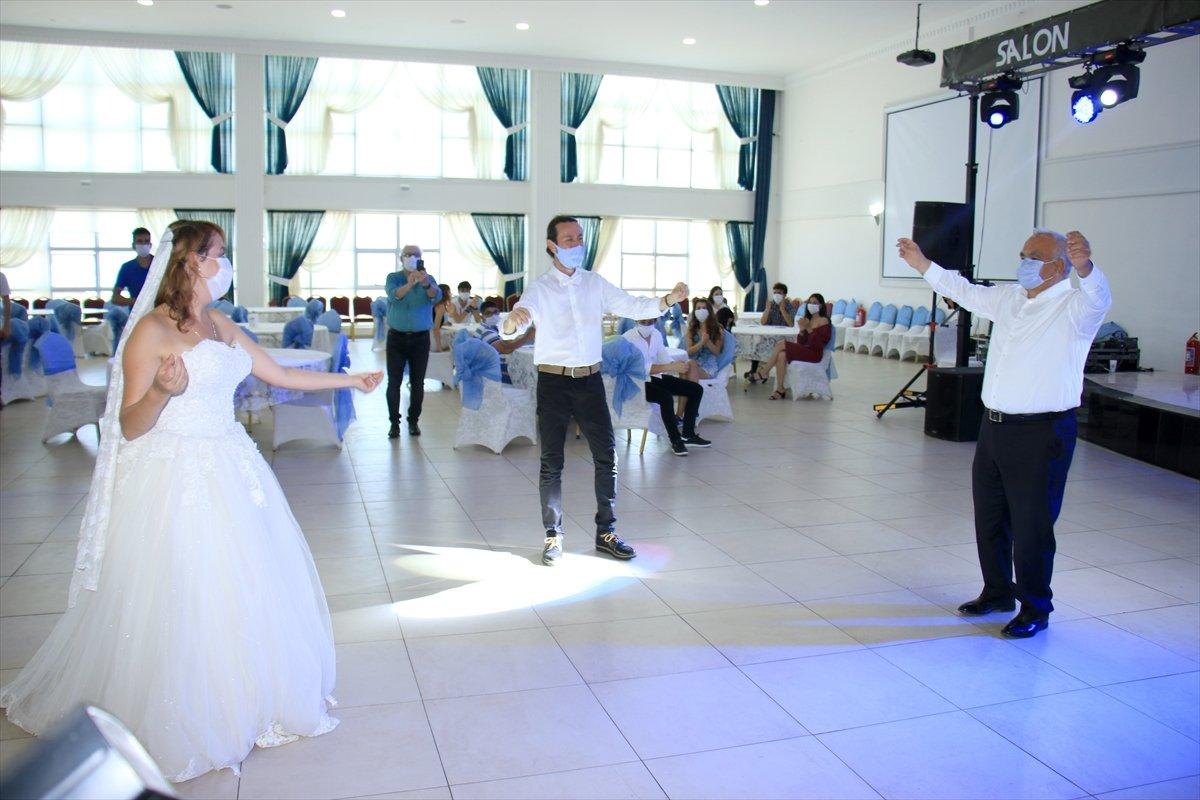 Mersin'de temsili düğün ile alınacak önlemler anlatıldı