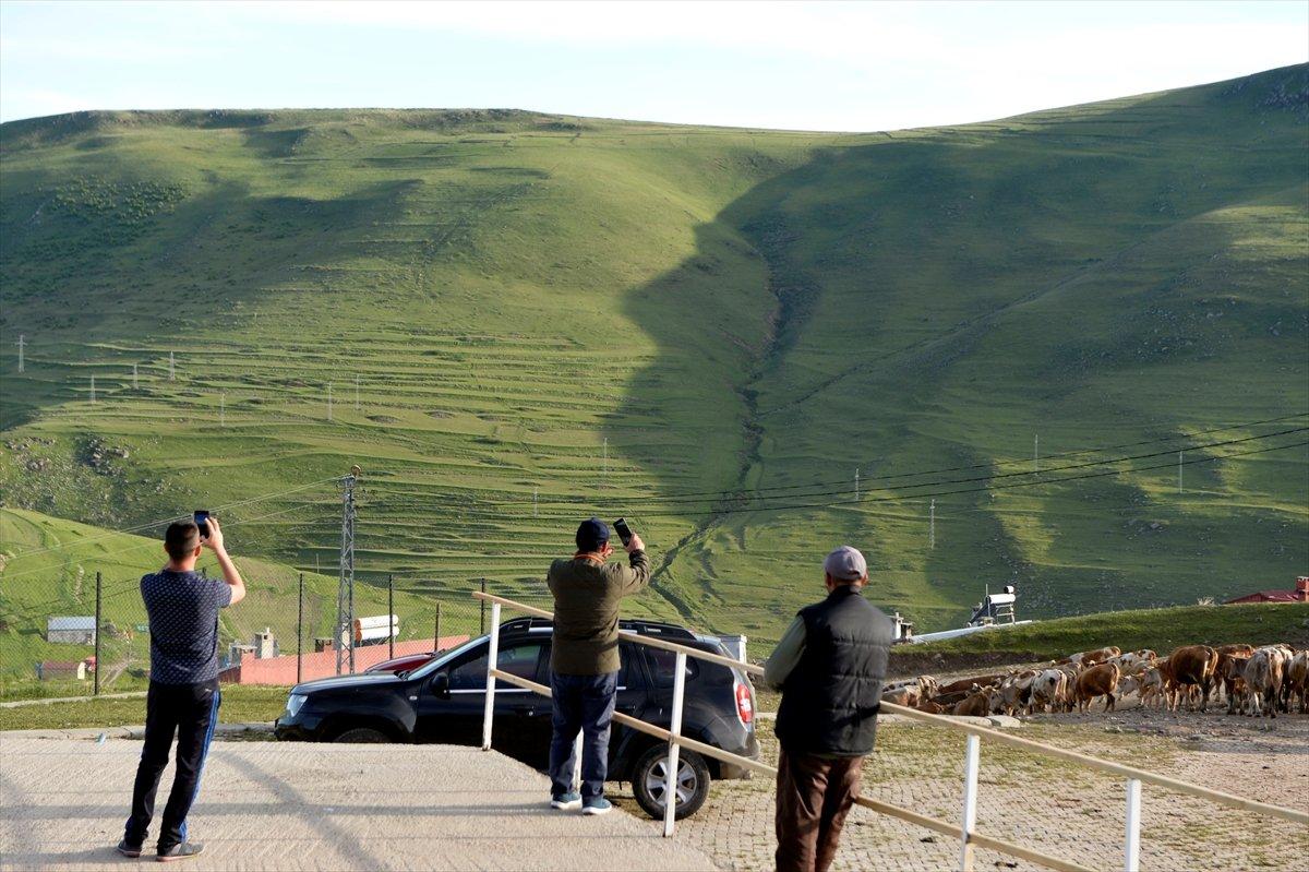 Ardahan'da Atatürk silüeti belirdi