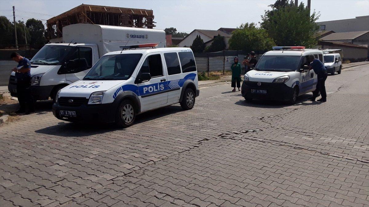 Adana'da yardım kolilerini taşıyan kamyonet çalındı