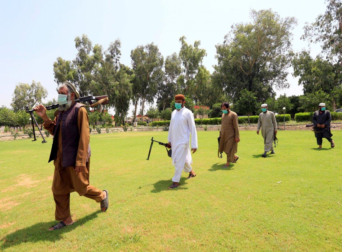 Pompeo Rusya'yı suçladı: Taliban'a silah satıyor