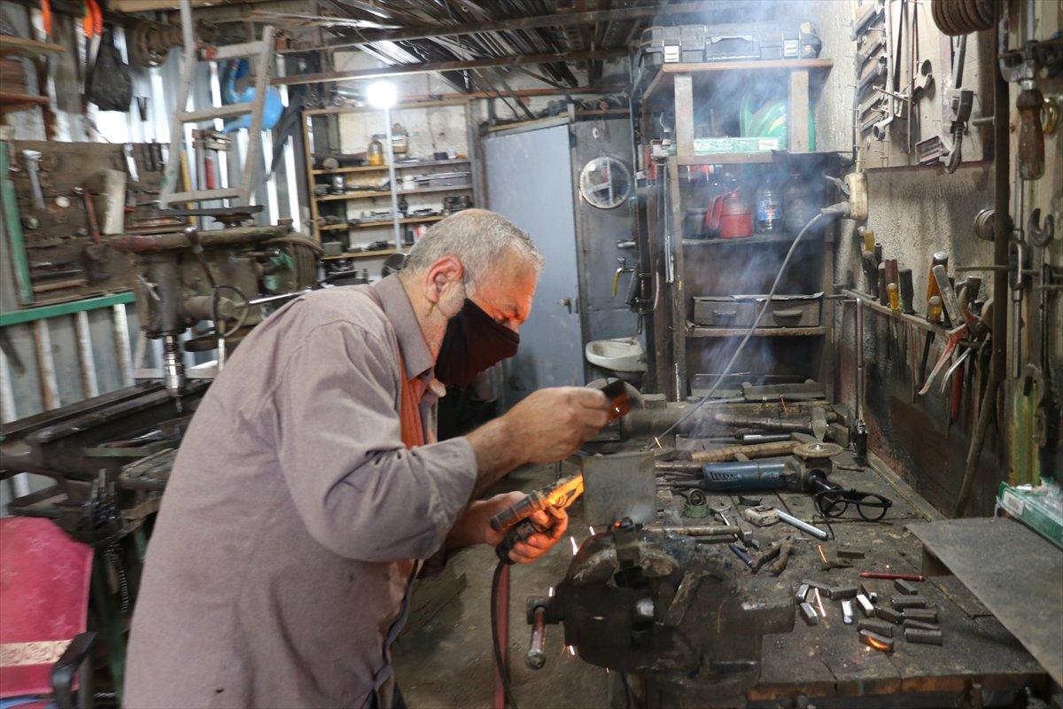 Denizli'de minyatür tezgahlarla nostaljiyi yaşatıyor