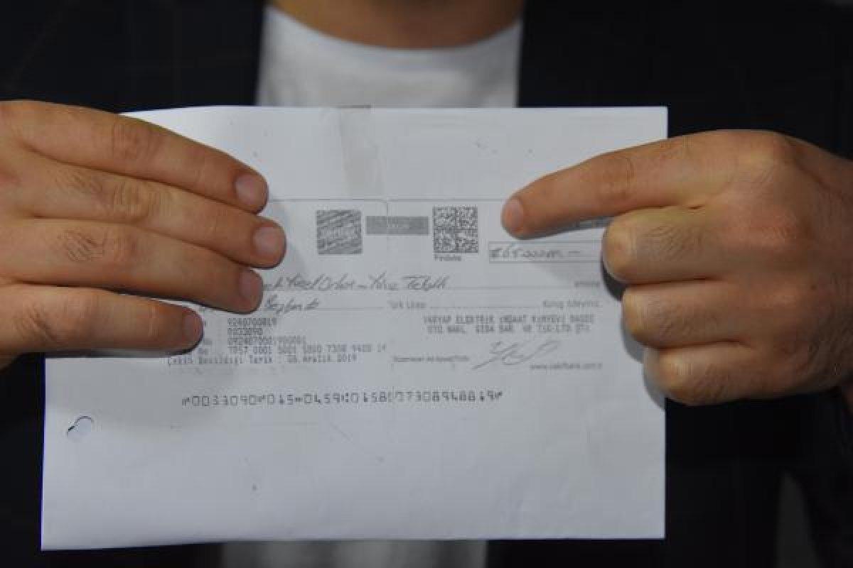 İzmir'de karekodu kopyalanmış ikiz çekle dolandırıcılık