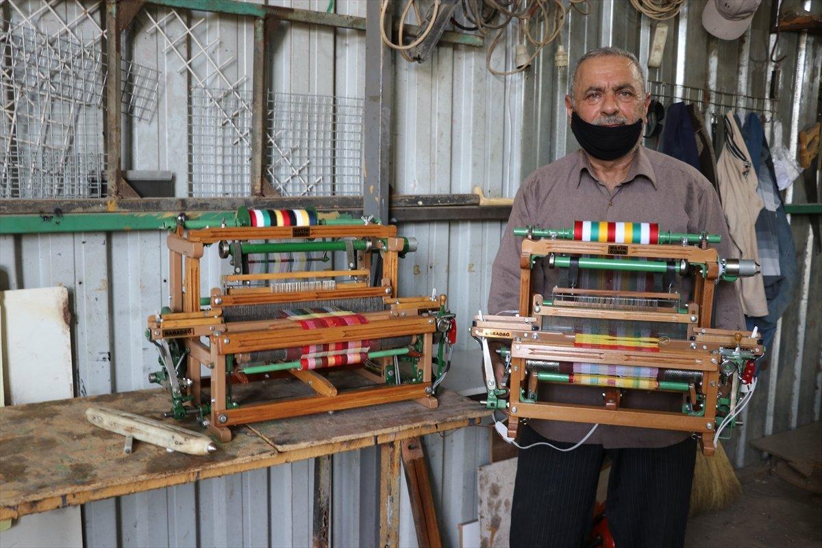 Denizli'de minyatür tezgahlarla nostaljiyi yaşatıyor