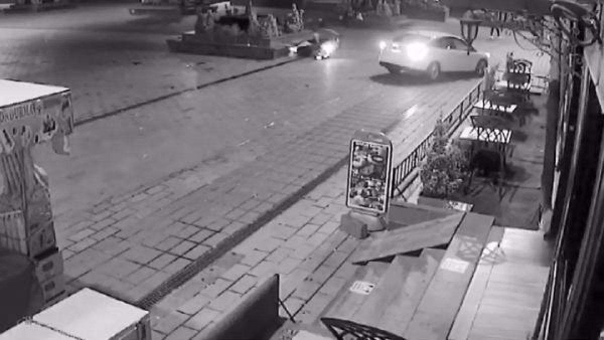 Esenyurt'ta otomobil ile motosiklet çarpıştı