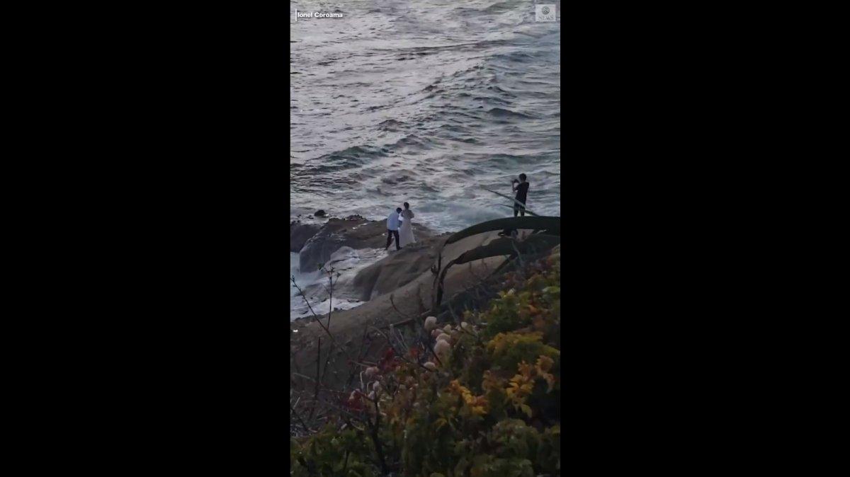 Pasifik'te düğün çekimi yapmak isterken boğuluyorlardı