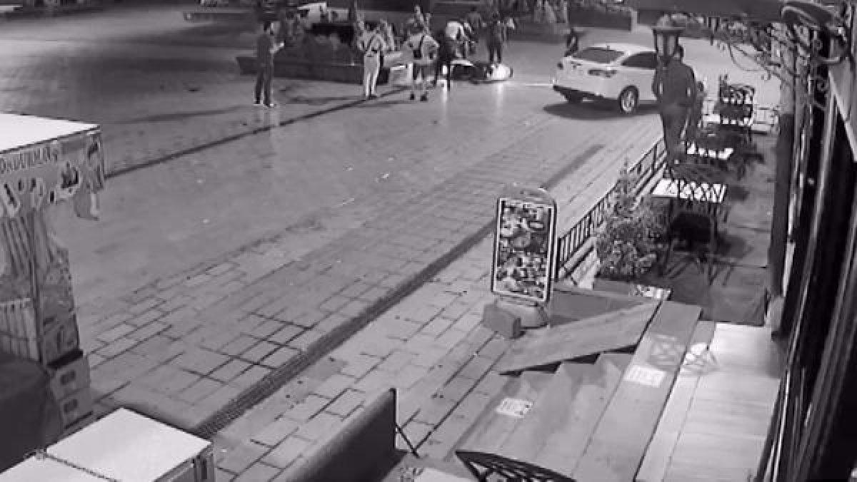 Esenyurt'ta otomobil ile motosiklet çarpıştı