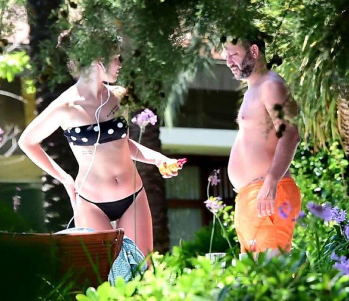 Rıza Kocaoğlu: Aya benzer göbeğim