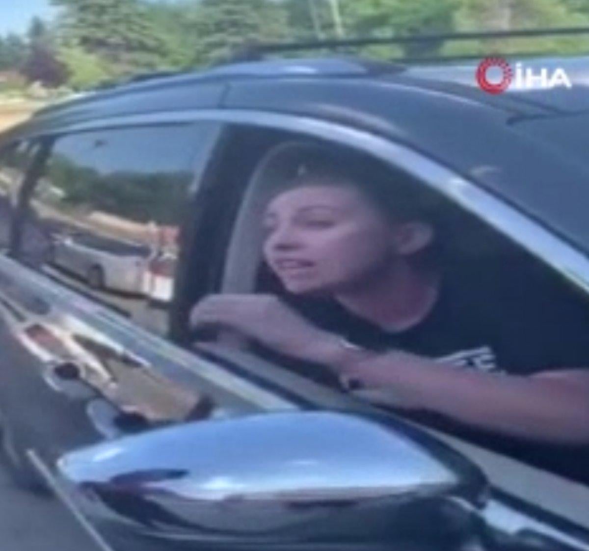 ABD'de bir kişi, siyahi kız ve annesine silah çekti