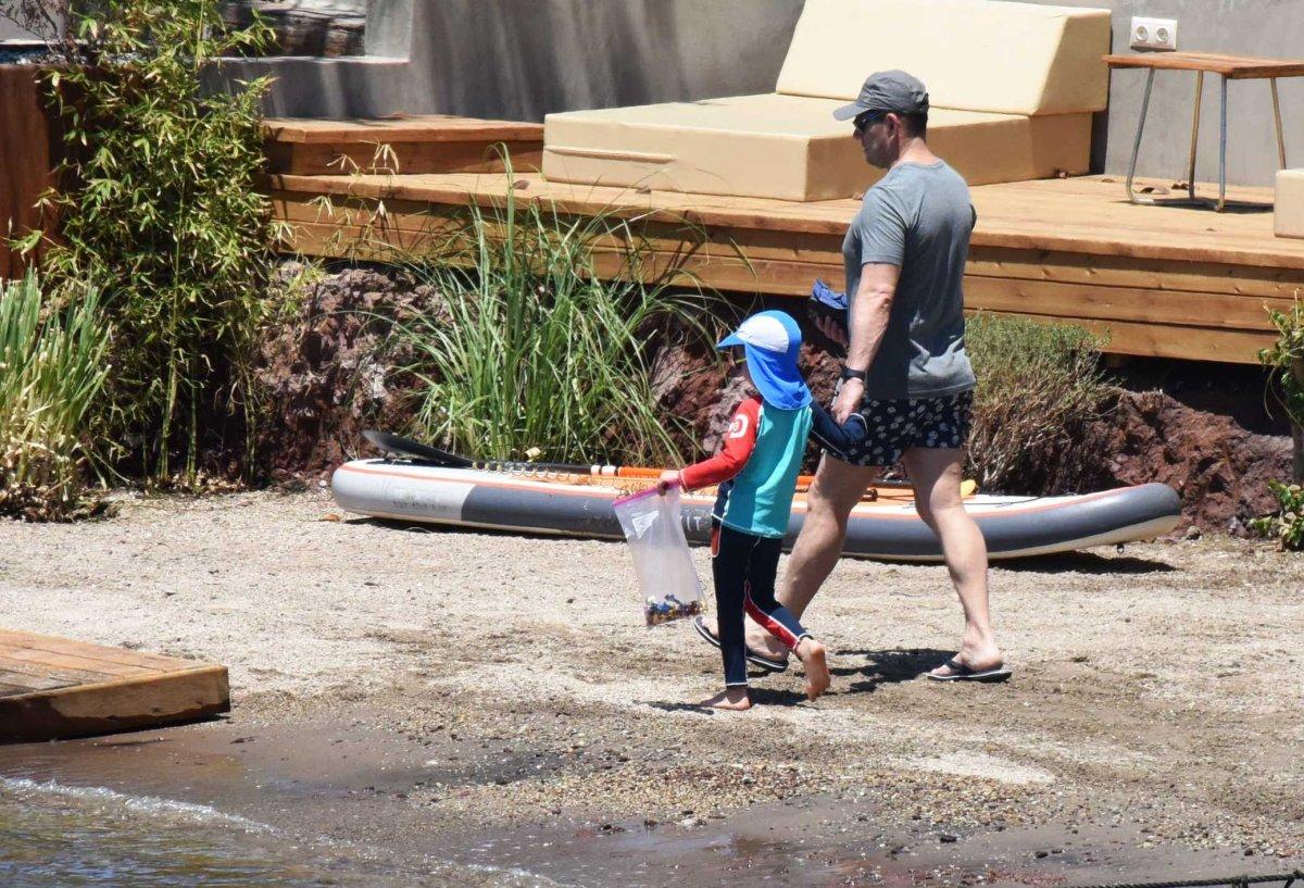 Rus milyarder Bodrum'da plaj kapattı