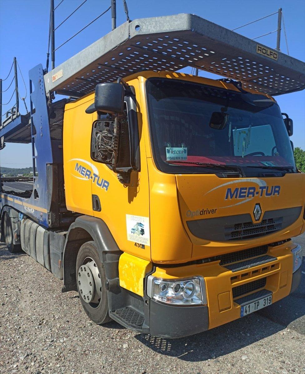 Manisa'da çekicinin çarptığı polis hayatını kaybetti