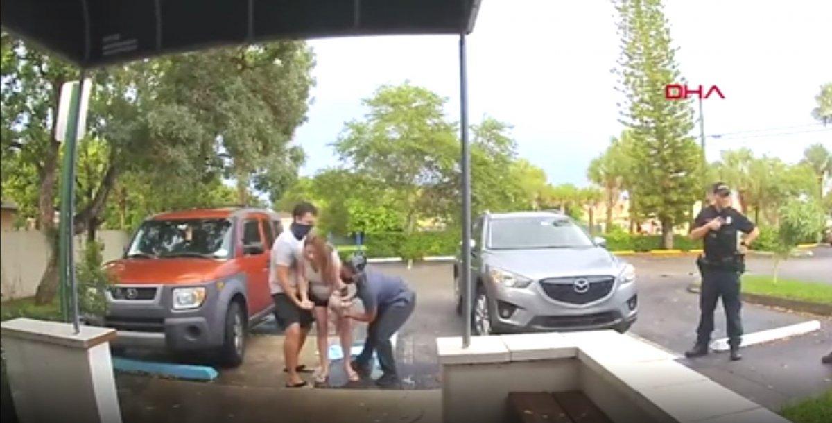 ABD'de bir kadın hastaneye yetişemedi otoparkta doğurdu