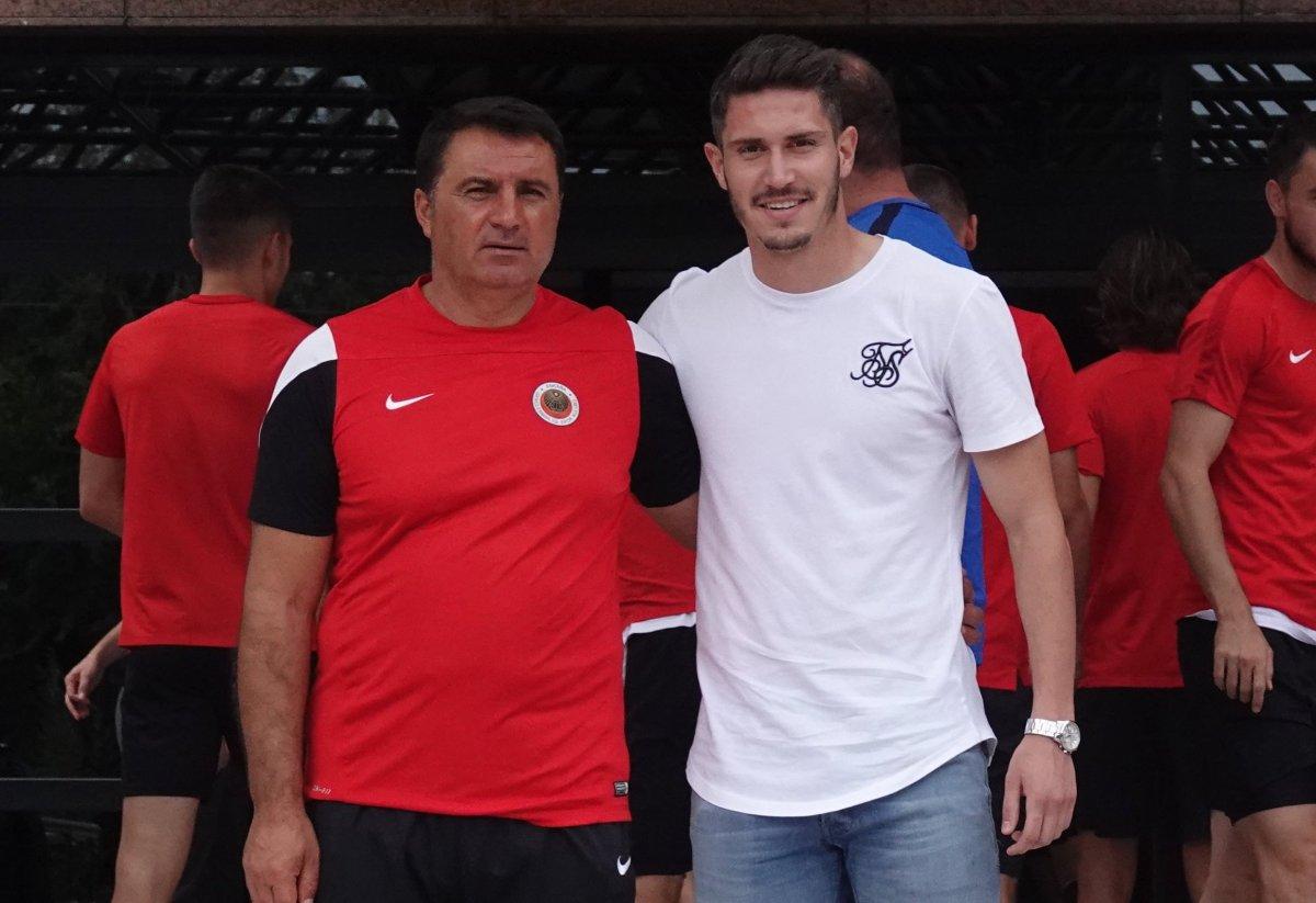 Mert Çetin ile G.Saray ve F.Bahçe ilgileniyor