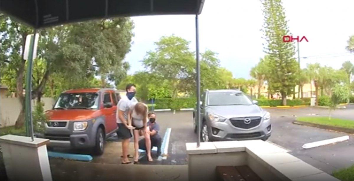 ABD'de bir kadın hastaneye yetişemedi otoparkta doğurdu