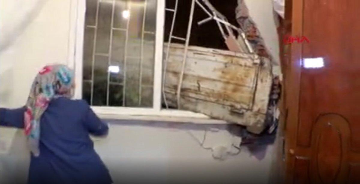 Ataşehir'de bir kamyonet yatak odasına girdi