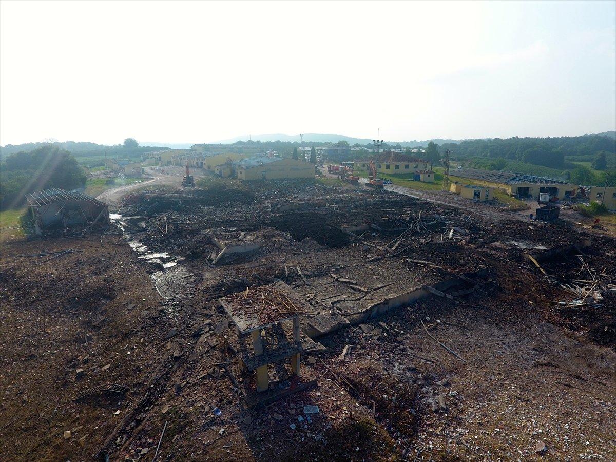 Patlama yaşanan havai fişek fabrikasında acı bekleyiş