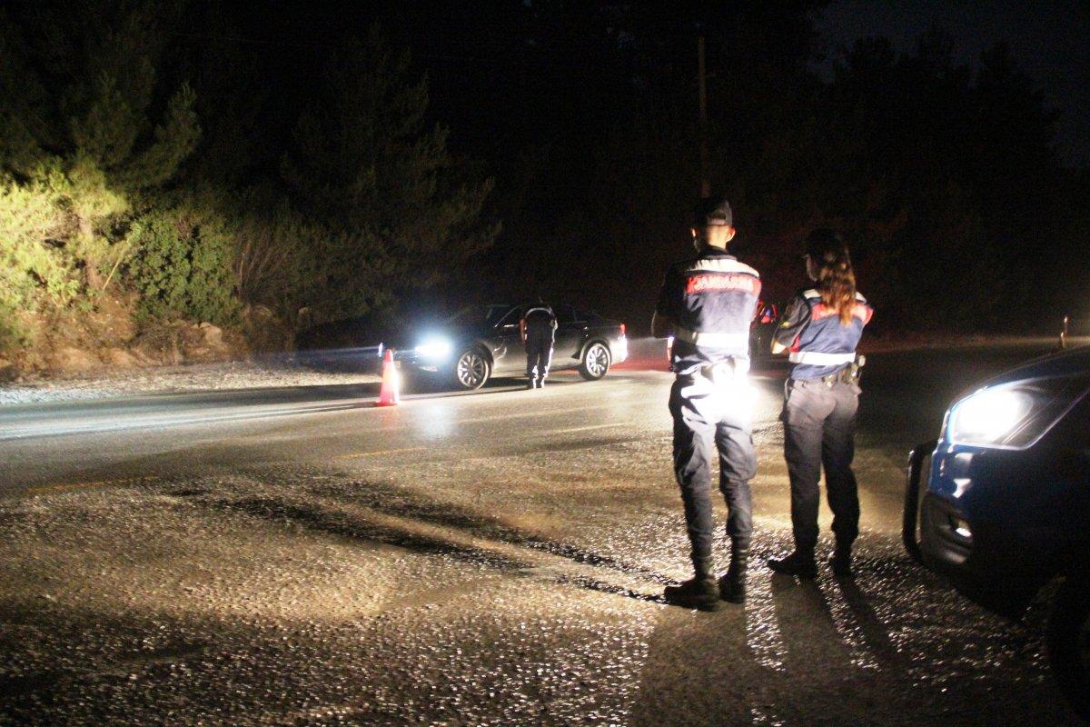 Bodrum'da 2 kişiyi uykuda kafasından vuran zanlı aranıyor