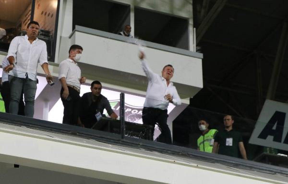 Denizlispor - Gaziantep FK maçı sonrası saha karıştı