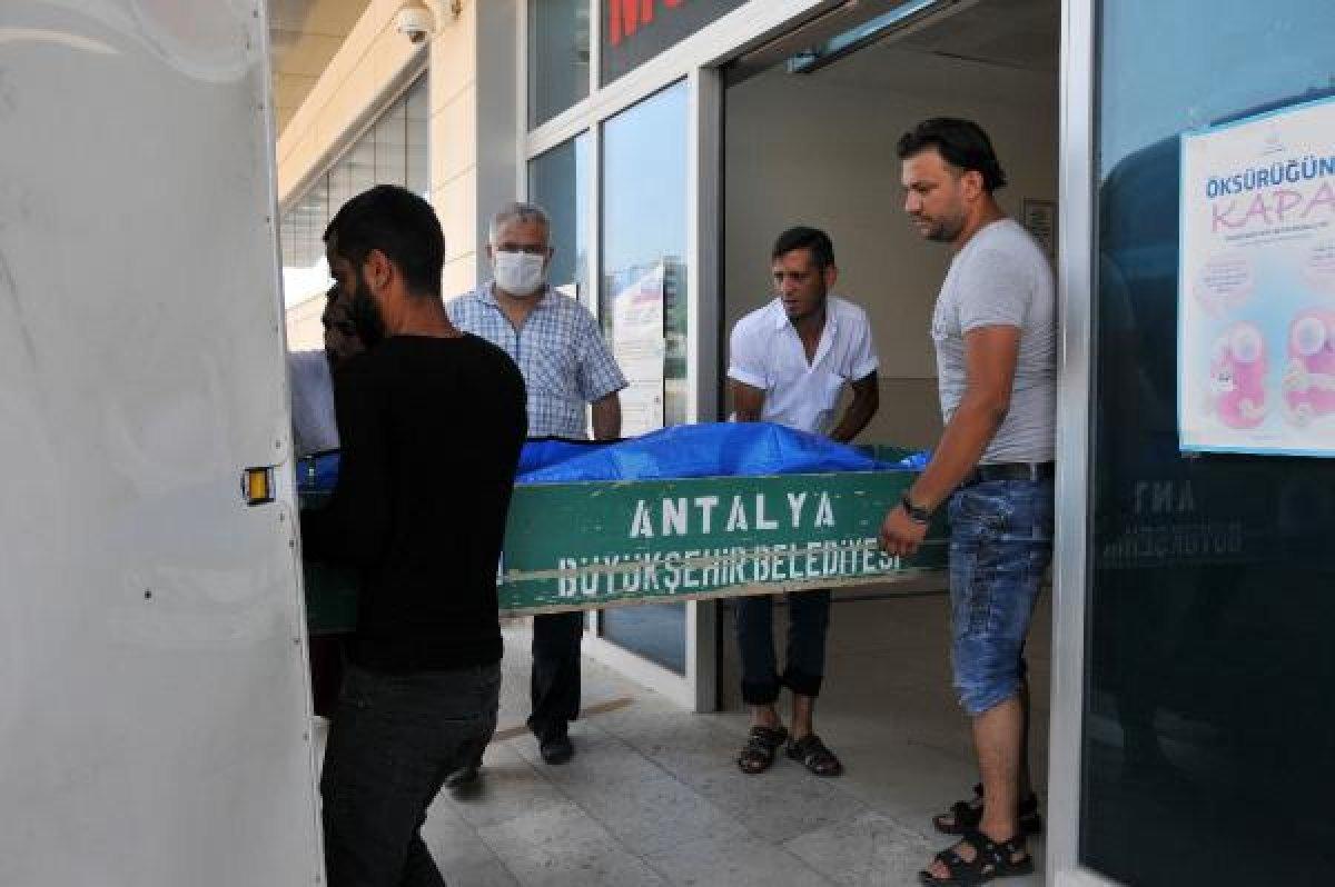 Burdur'da annesini gözleri önünde öldürüldü