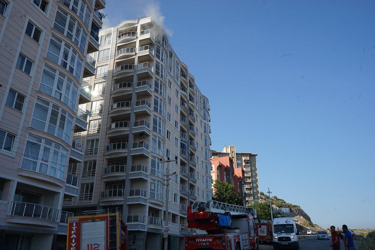 Balıkesir'de bir kişi ayrıldığı sevgilisinin evini yaktı