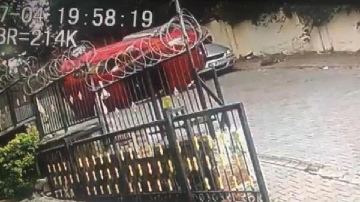 Sultangazi'de aracın üstüne çıkan otomobil kamerada