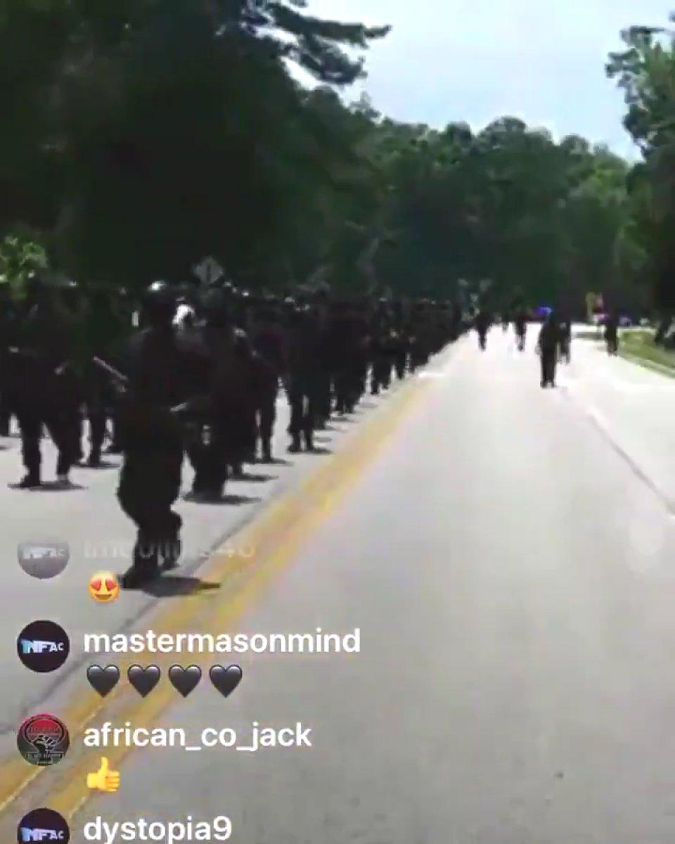 ABD'de 'Black Panther' isimli grup silahlanıp sokağa indi