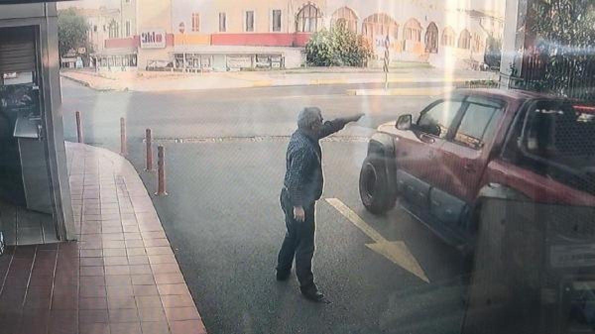 Küçükçekmece'de çaldığı araç ile 10 araca çarptı