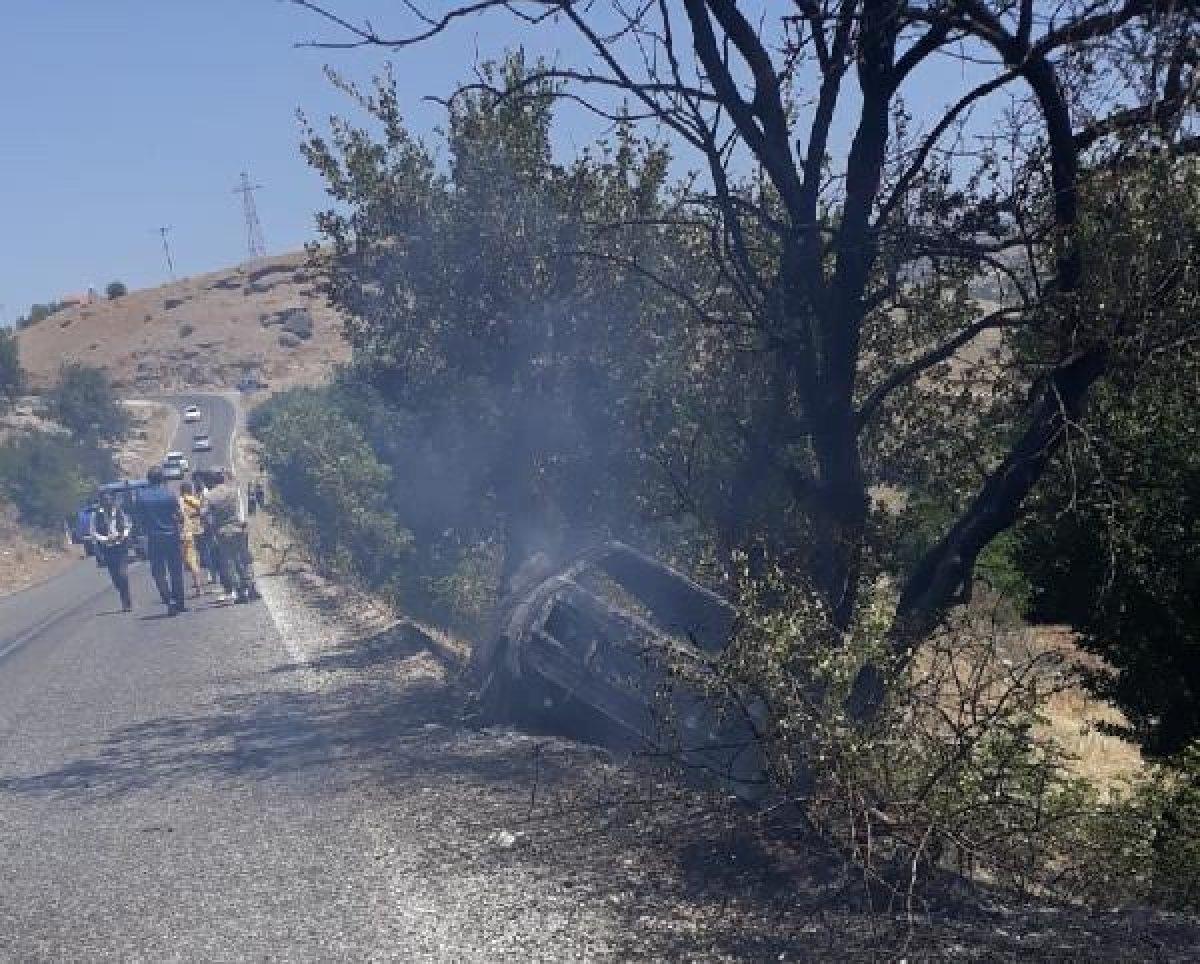 Adıyaman'da kaza yapan araç yandı: 2 yaralı