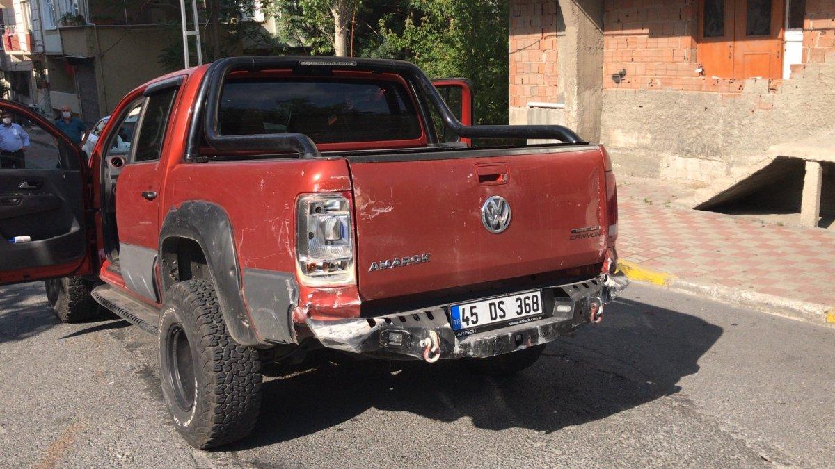 Küçükçekmece'de çaldığı araç ile 10 araca çarptı