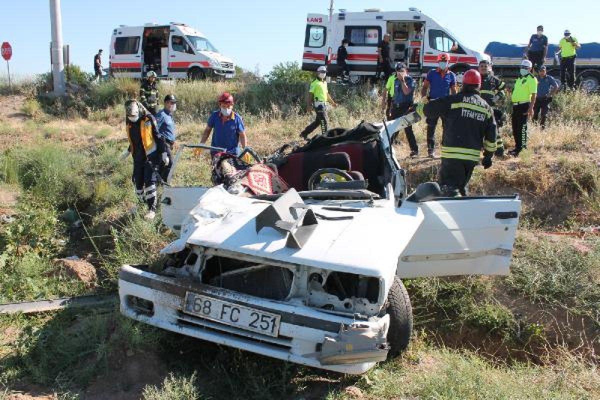 Aksaray'da kız isteme dönüşü kaza: 1 ölü, 4 yaralı