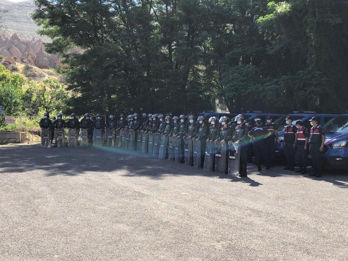 Kapadokya'da kaçak yapıların yıkımına başlandı