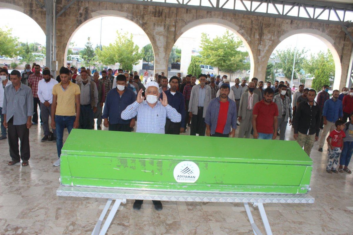 Adıyaman'da aynı tabutta cenaze namazları kılındı