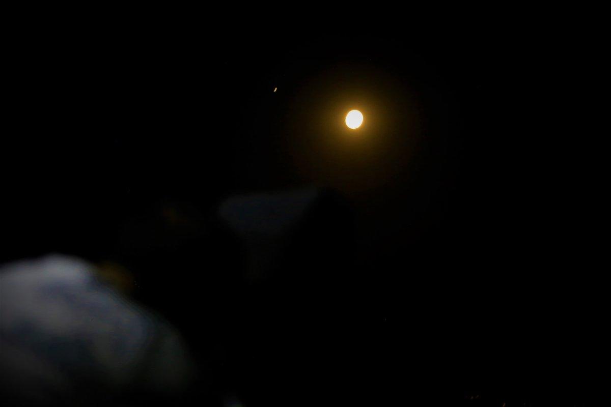 Elazığ'daki dolunay görenleri büyüledi