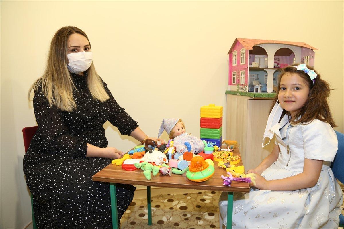 Erzurum Şehir Hastanesi'nde oyun terapisiyle tedavi