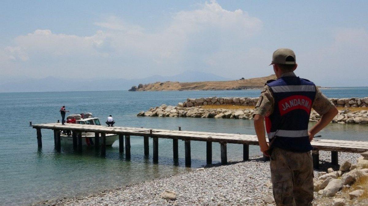 Van Gölü'nde bir erkek cesedi daha bulundu
