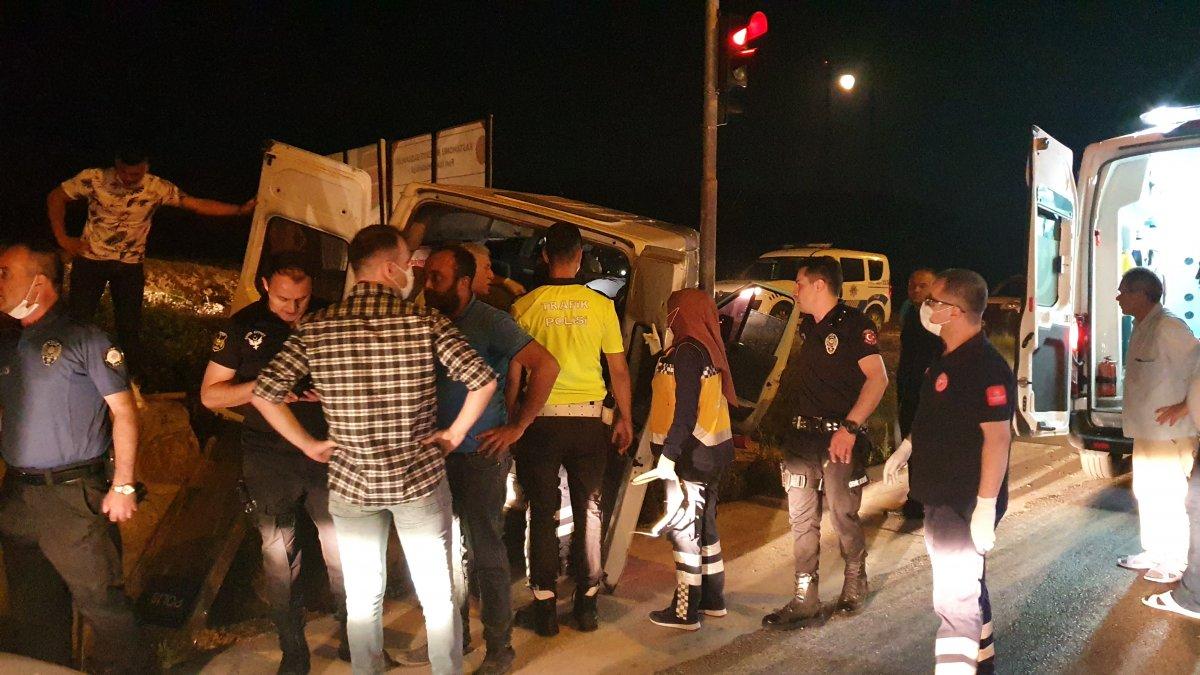 Kastamonu'da kovalamaca: Kaçan araç ve polis kaza yaptı