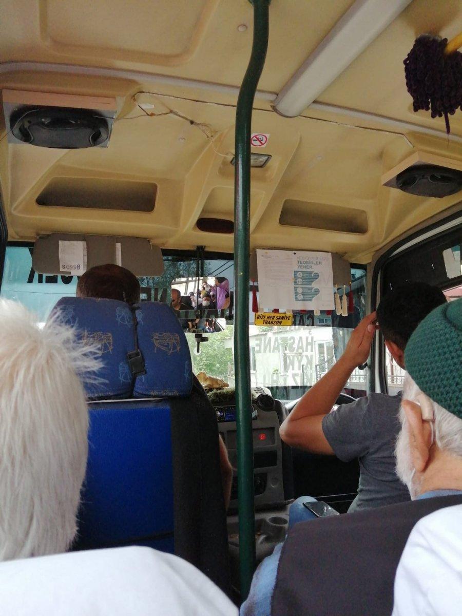 Sakarya'da dolmuşta maske kavgası kamerada