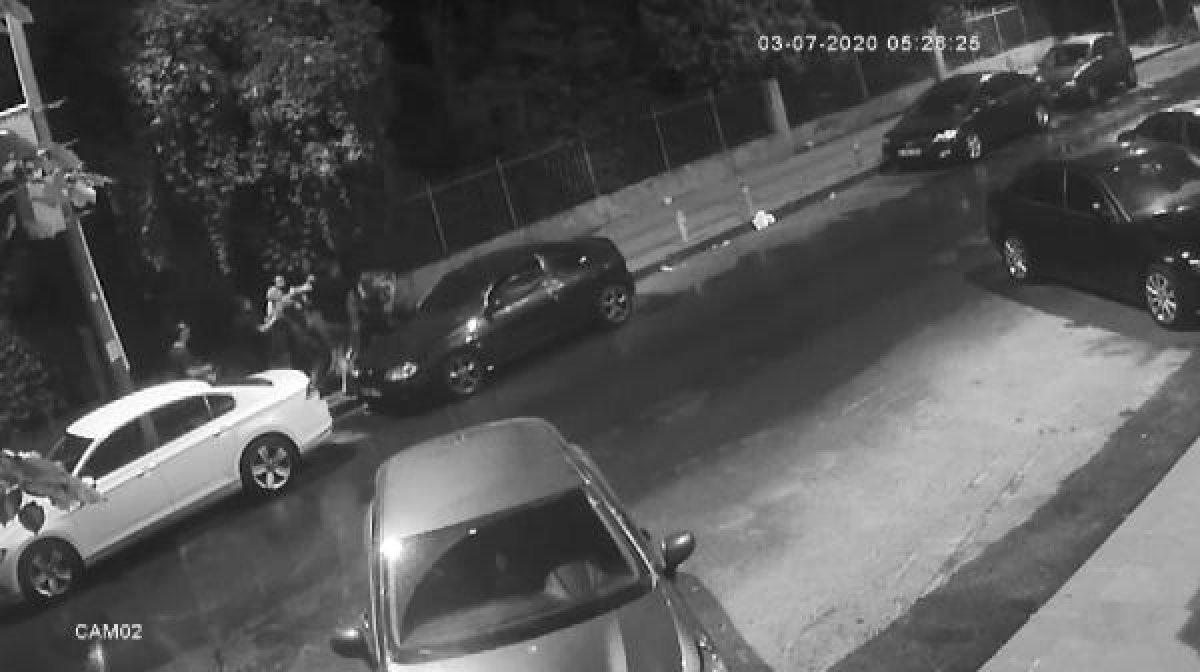 Küçükçekmece'de iki kardeşe taksicilerden saldırı