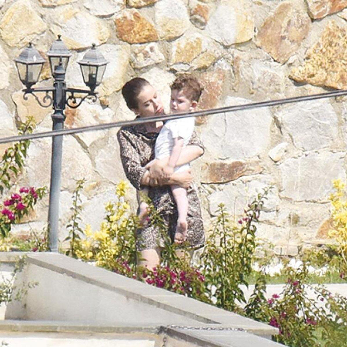 Fahriye Evcen ile Burak Özçivit tatilde