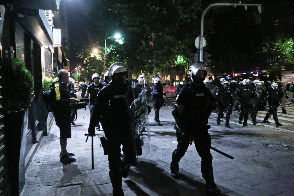 Sırbistan'da koronavirüs tedbirlerine protesto