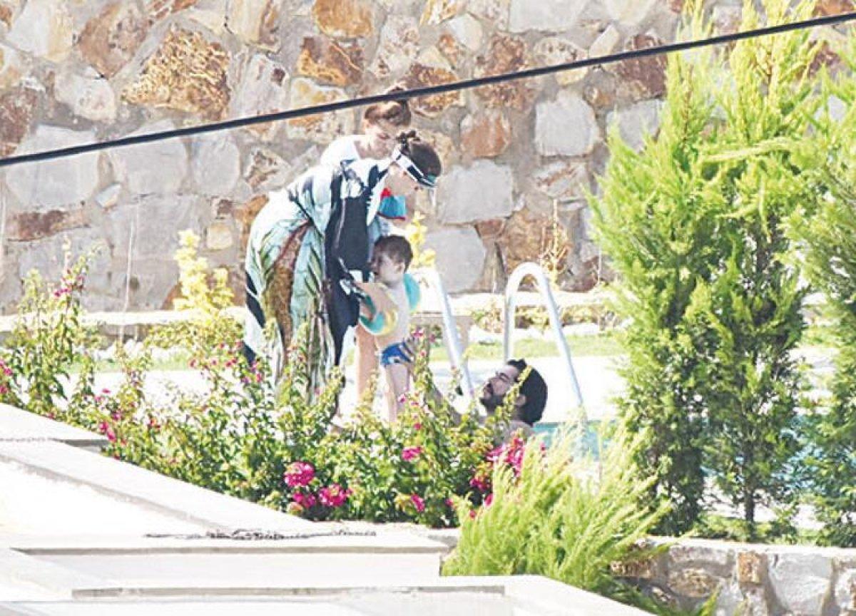 Fahriye Evcen ile Burak Özçivit tatilde