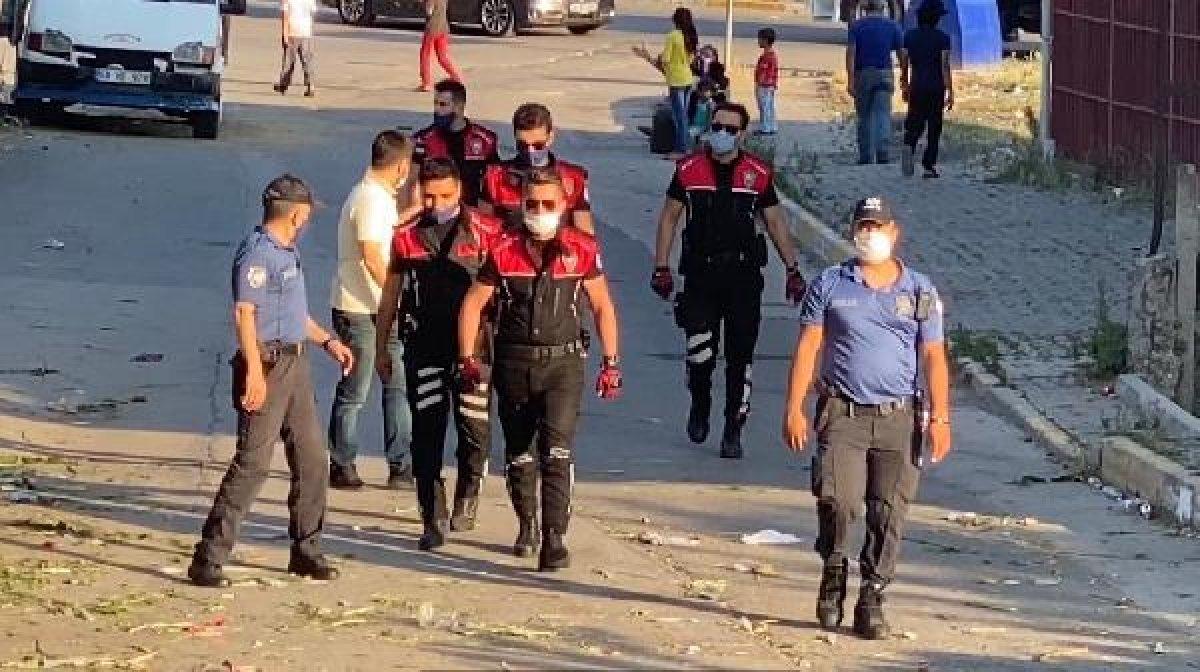 Ataşehir'de sosyal mesafesiz sokak düğünü