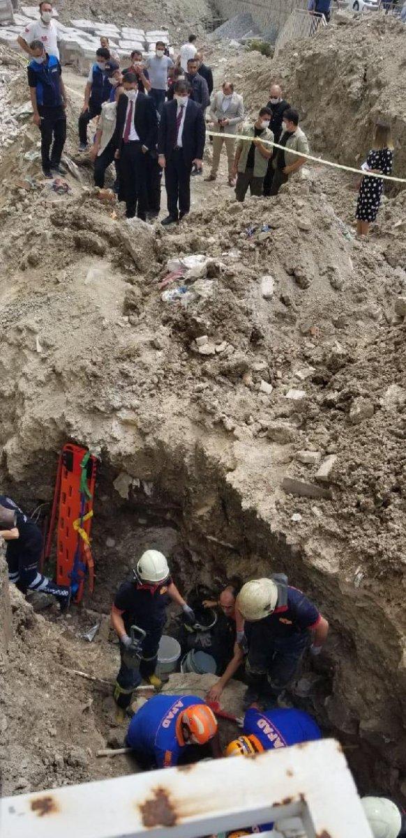 Kütahya'da okul bahçesinde göçük meydana geldi