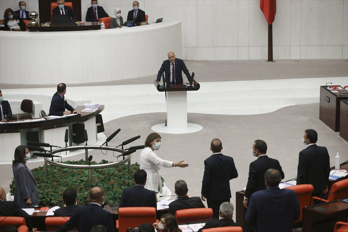 AK Partililerle Ahmet Şık arasında hakaret tartışması